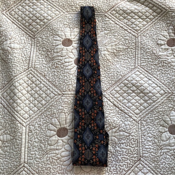 J.P. Tilford for Harry Rosen Silk Men’s tie - Picture 2 of 4